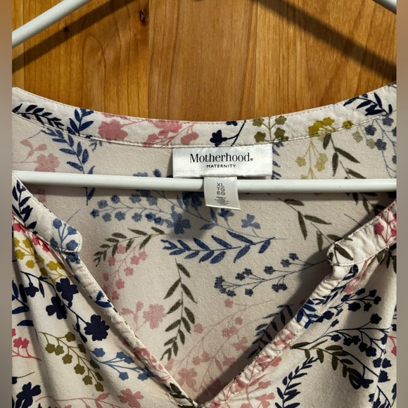 2 for 1 Motherhood Maternity Size XL Blouses - Picture 6 of 10